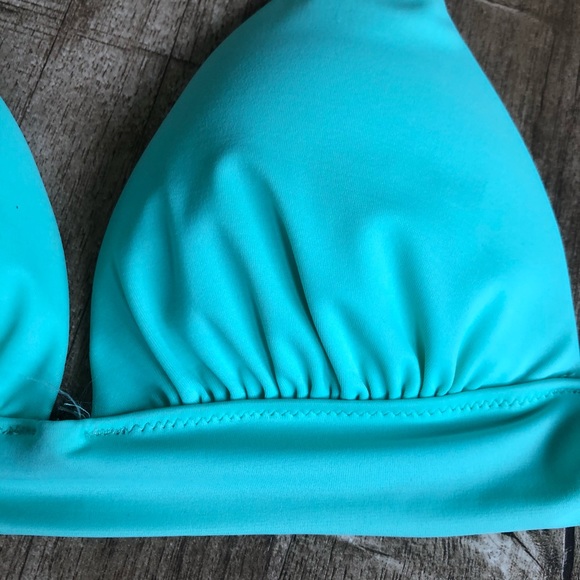 Victoria’s Secret Spearmint Halter Bikini Top XS - Picture 2 of 5